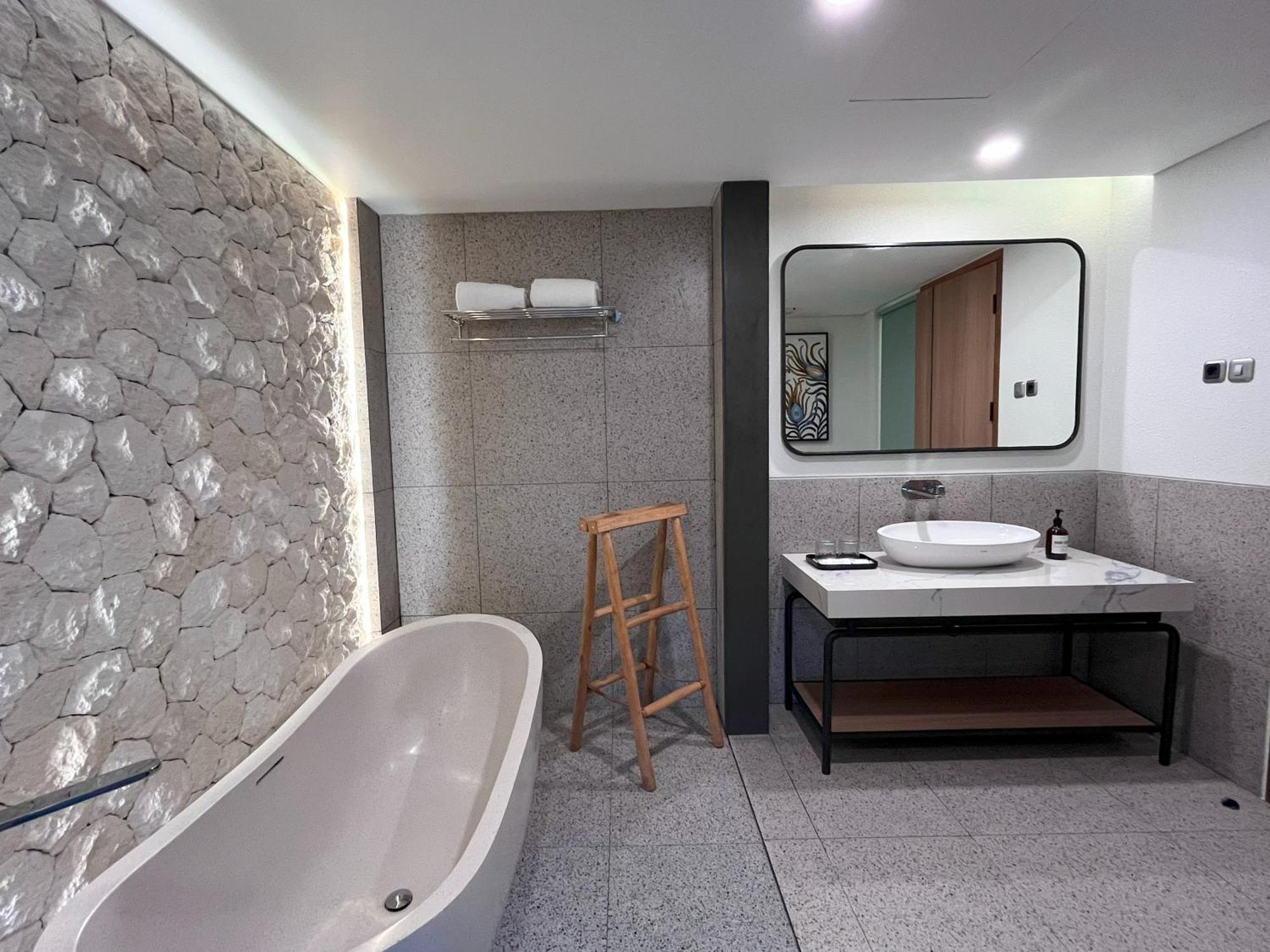 Luminor Seminyak - Bali Hotel Legian